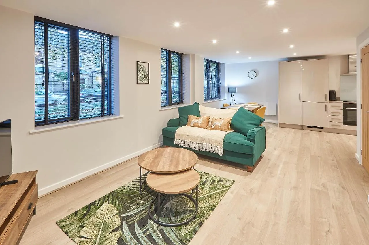 Host & Stay - Fern York