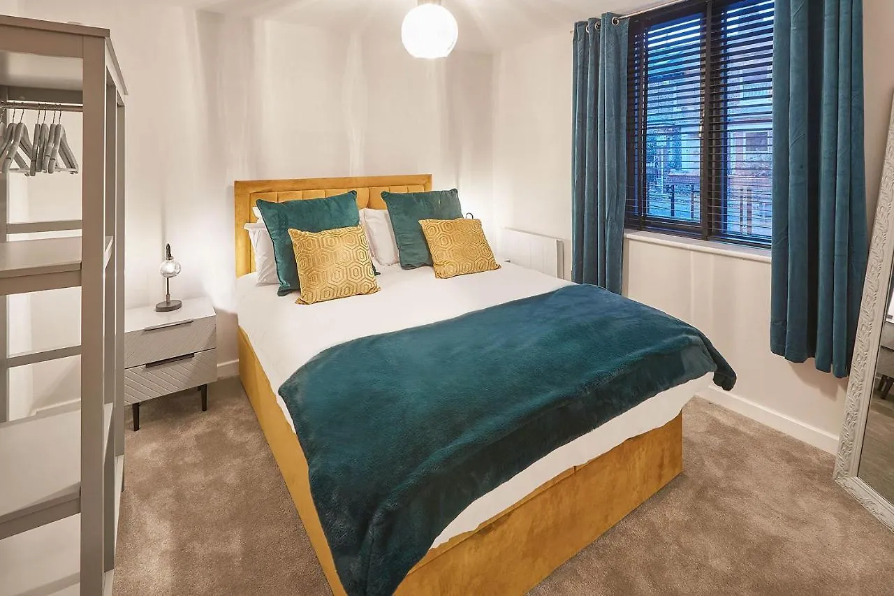 Host & Stay - Fern York